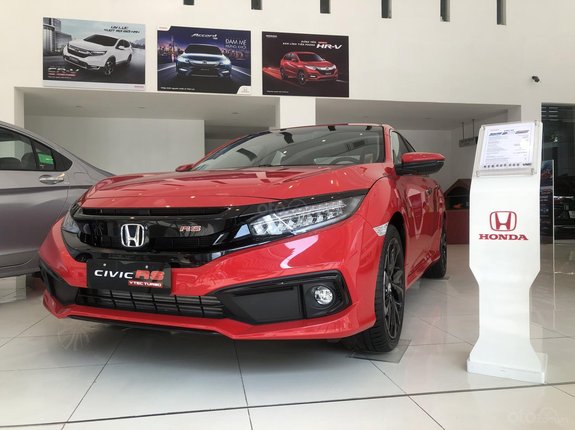 Honda Civic tại đại lý giảm sốc 150 triệu đồng 1