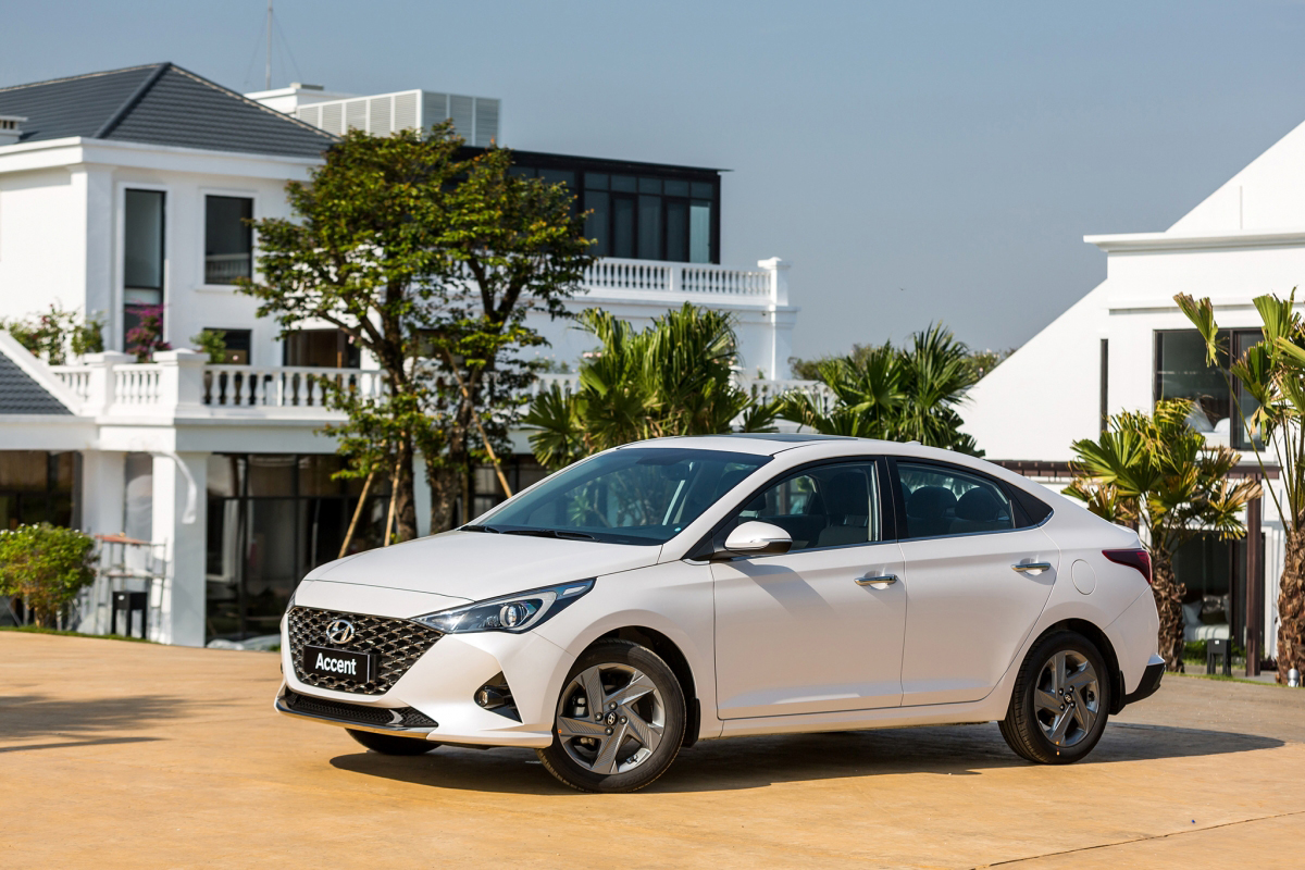 Xe ô tô giá rẻ Hyundai Accent.