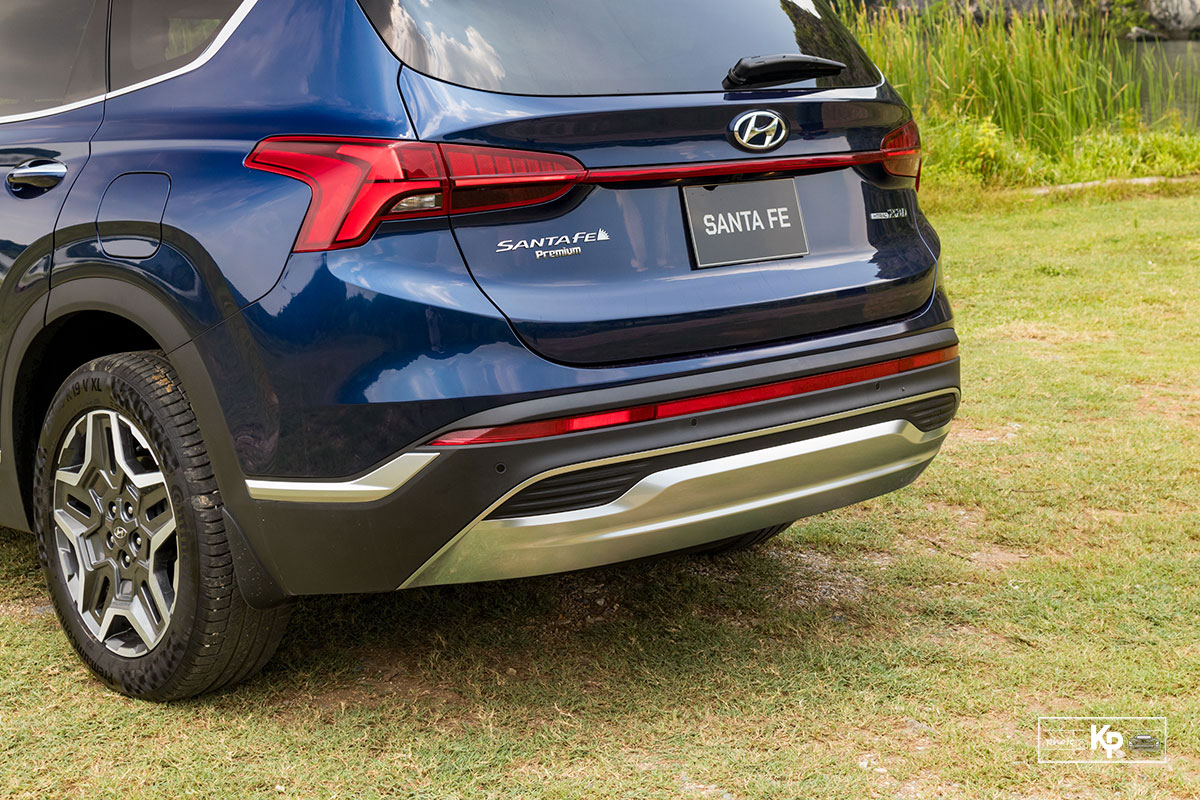 Đánh giá xe Hyundai Santa Fe 2021: Cản sau Ảnh Cản sau xe Hyundai Santa Fe 2021