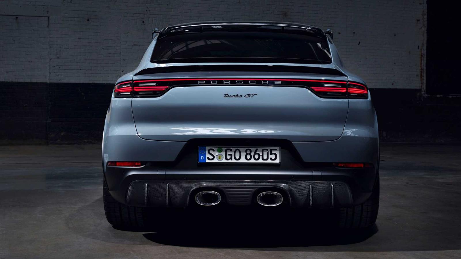 Porsche Cayenne Turbo GT để lại ấn tượng kh&oacute; phai cho người chi&ecirc;m ngưỡng.