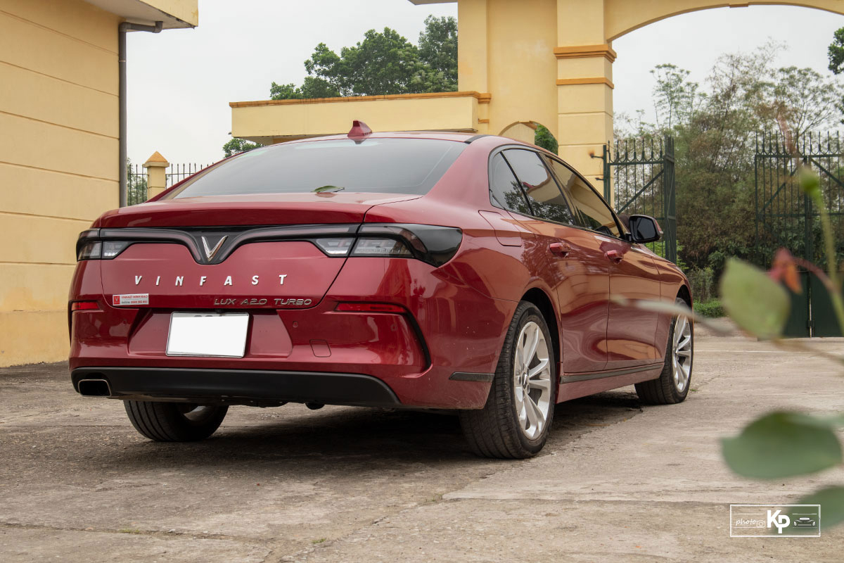 Người dùng đánh giá xe VinFast Lux A2.0 a9