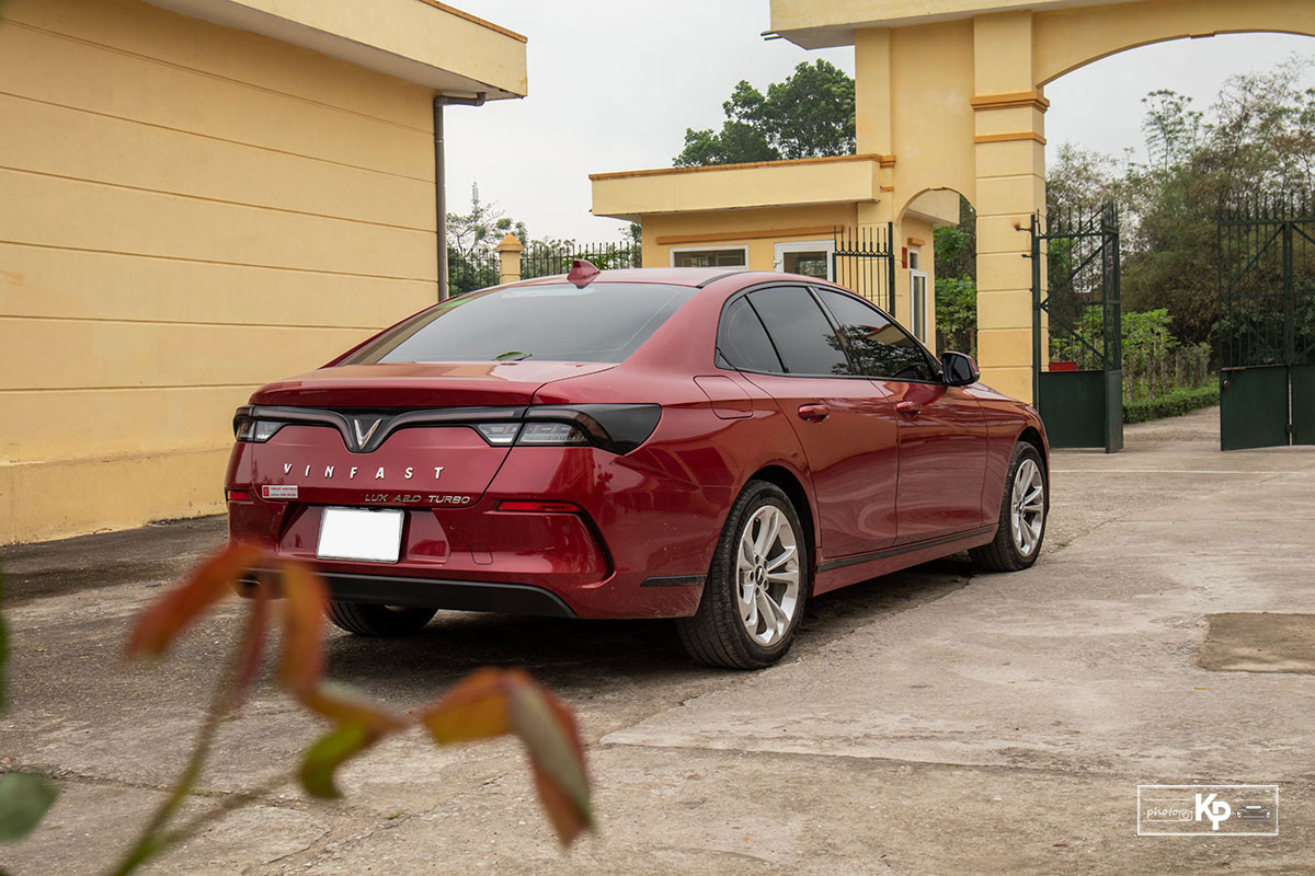 Người dùng đánh giá xe VinFast Lux A2.0 a10