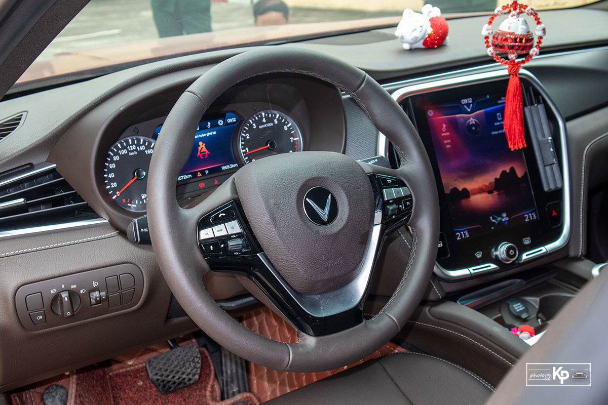 Người dùng đánh giá xe VinFast Lux A2.0 a10