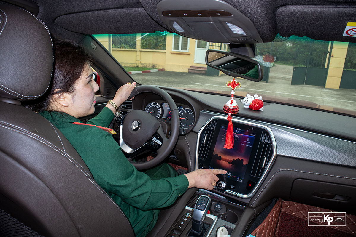 Người dùng đánh giá xe VinFast Lux A2.0 a8