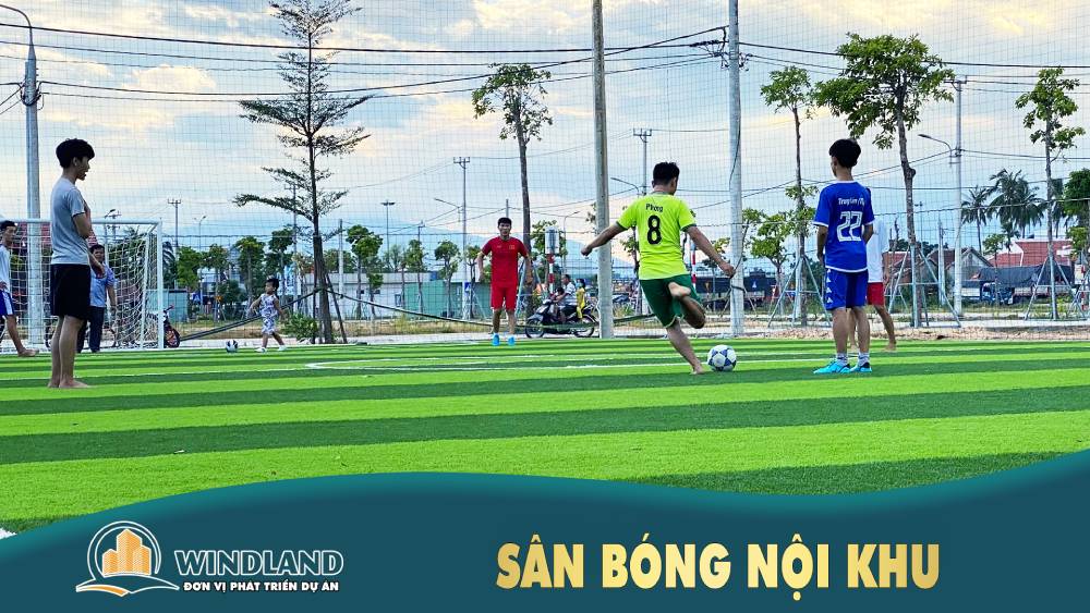 S&acirc;n b&oacute;ng tại Epic Town