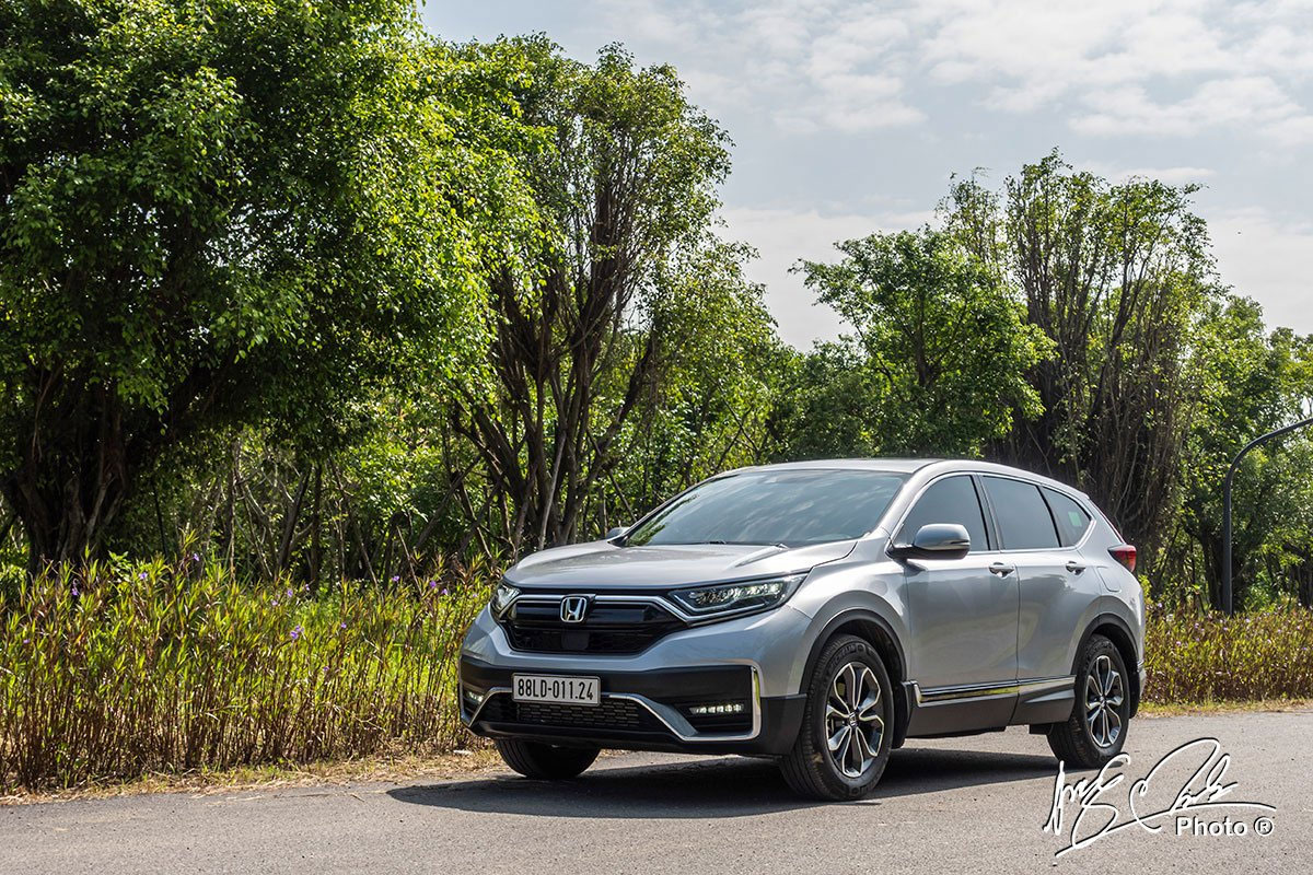 Honda CR-V 2021 cũng g&acirc;y bất ngờ lớn khi đang được giảm gi&aacute; từ 100 - 115 triệu đồng.