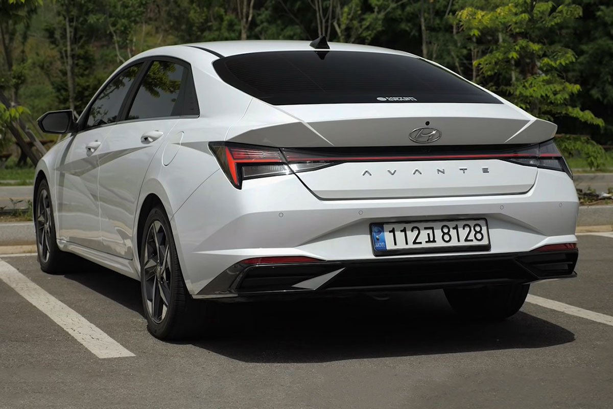 Người đầu ti&ecirc;n "b&oacute;c tem" c&ugrave;ng l&uacute;c Kia Cerato 2022 v&agrave; Hyundai Elantra 2022, so găng mọi g&oacute;c cạnh a11