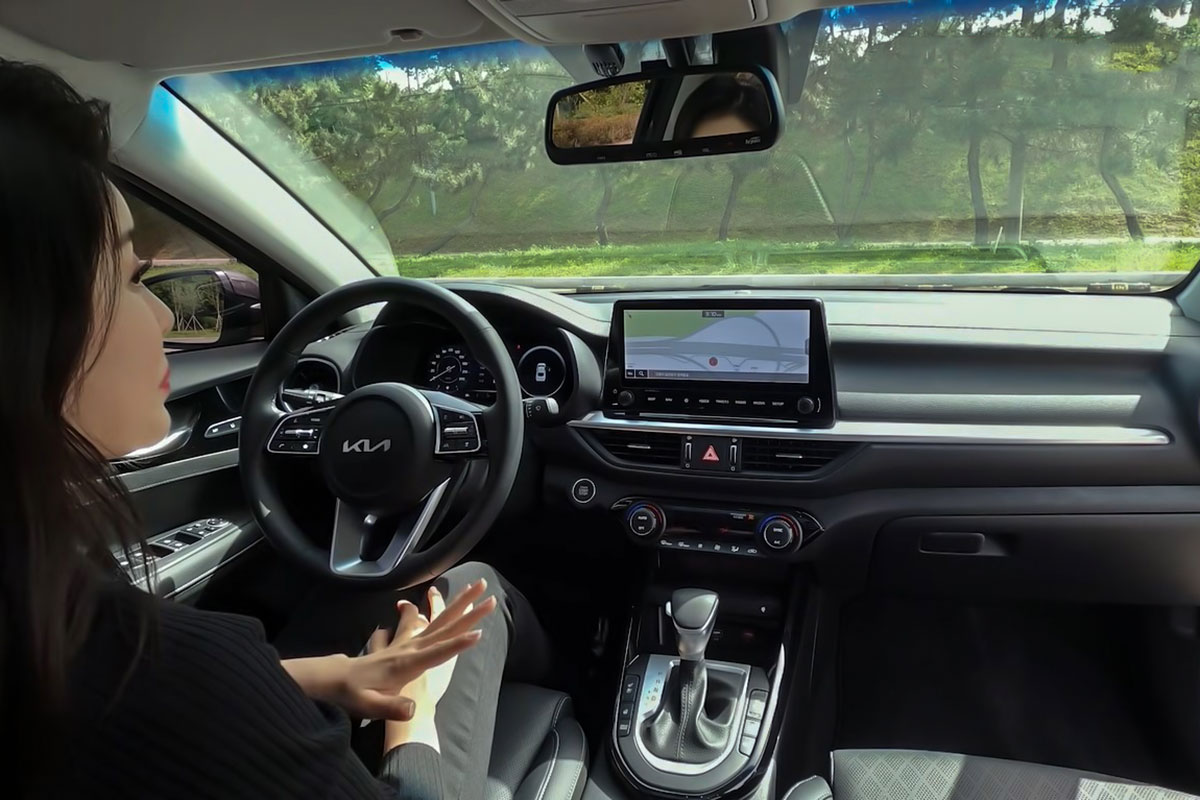 Người đầu ti&ecirc;n "b&oacute;c tem" c&ugrave;ng l&uacute;c Kia Cerato 2022 v&agrave; Hyundai Elantra 2022, so găng mọi g&oacute;c cạnh a14