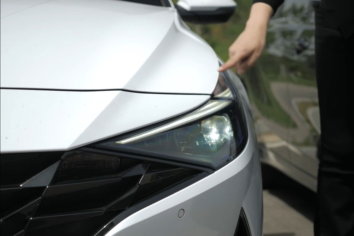 Người đầu ti&ecirc;n "b&oacute;c tem" c&ugrave;ng l&uacute;c Kia Cerato 2022 v&agrave; Hyundai Elantra 2022, so găng mọi g&oacute;c cạnh a5