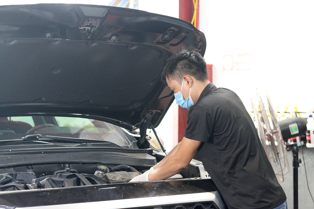 Chọn thời điểm rửa khoang máy thích hợp.