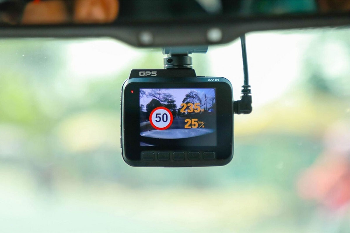 Camera h&agrave;nh tr&igrave;nh c&oacute; chức năng ghi lại h&igrave;nh ảnh, &acirc;m thanh trong qu&aacute; tr&igrave;nh xe lăn b&aacute;nh.