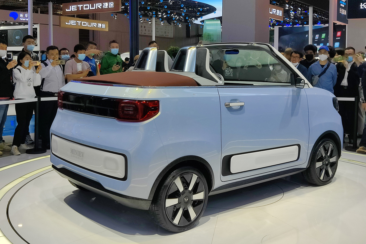 Wuling Hong Guang.