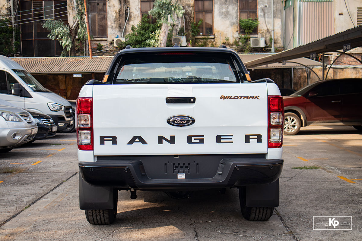 Vừa về đại l&yacute;, Ford Ranger lắp r&aacute;p nhận ưu đ&atilde;i đến 60 triệu đồng, vẫn c&oacute; bản nhập khẩu cho t&iacute;n đồ "s&iacute;nh ngoại" a2