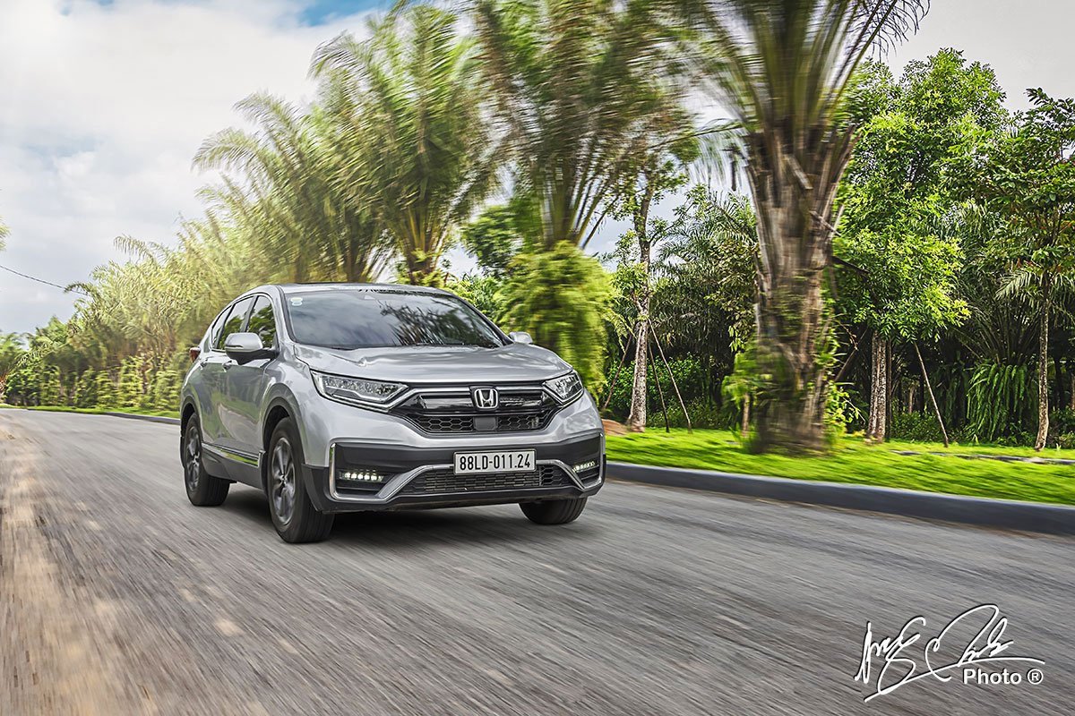 Honda CR-V mạnh tay ưu đãi 100% lệ phí trước bạ cho khách mua xe trong tháng 7.