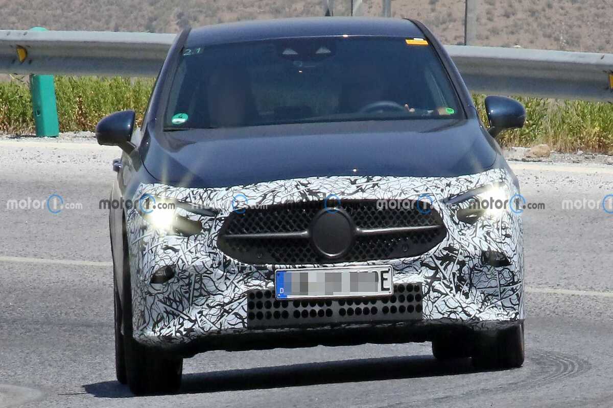 Mercedes A-Class bản nâng cấp mặt trước
