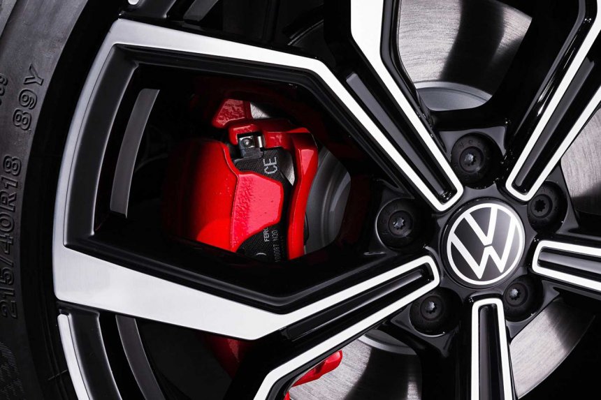 Volkswagen Polo GTI 2022 mới t&iacute;ch hợp nhiều điểm nhấn bắt mắt.