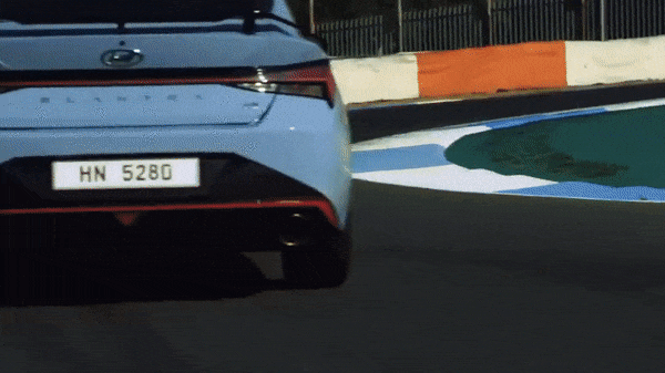 Hyundai Elantra N 2022 mới đậm chất xe đua c&oacute; g&igrave; đặc biệt.