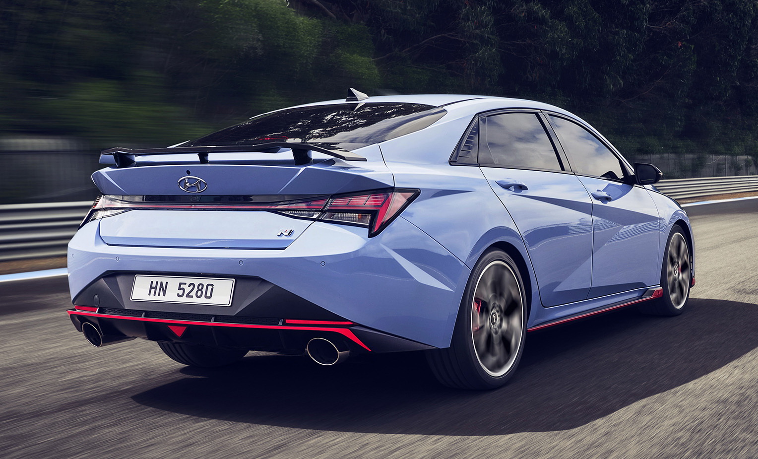 Hyundai Elantra N 2022 mới l&agrave; sự kết hợp ho&agrave;n mỹ giữa hiệu suất v&agrave; độ đa dụng.