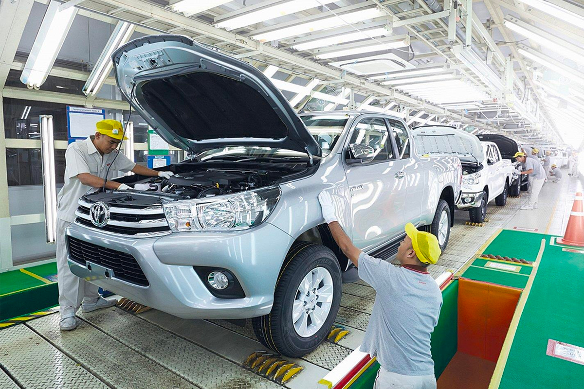 Toyota tạm ngừng sản xuất ở Th&aacute;i Lan, chưa r&otilde; tại Việt Nam ra sao.