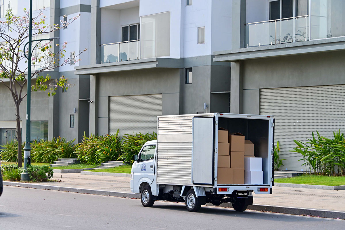 K&iacute;ch thước th&ugrave;ng k&iacute;n d&agrave;i, rộng v&agrave; cao lần lượt 2.680 x 1.660 x 1.700 (mm) gi&uacute;p chuy&ecirc;n chở đa dạng h&agrave;ng h&oacute;a với tải trọng lớn.