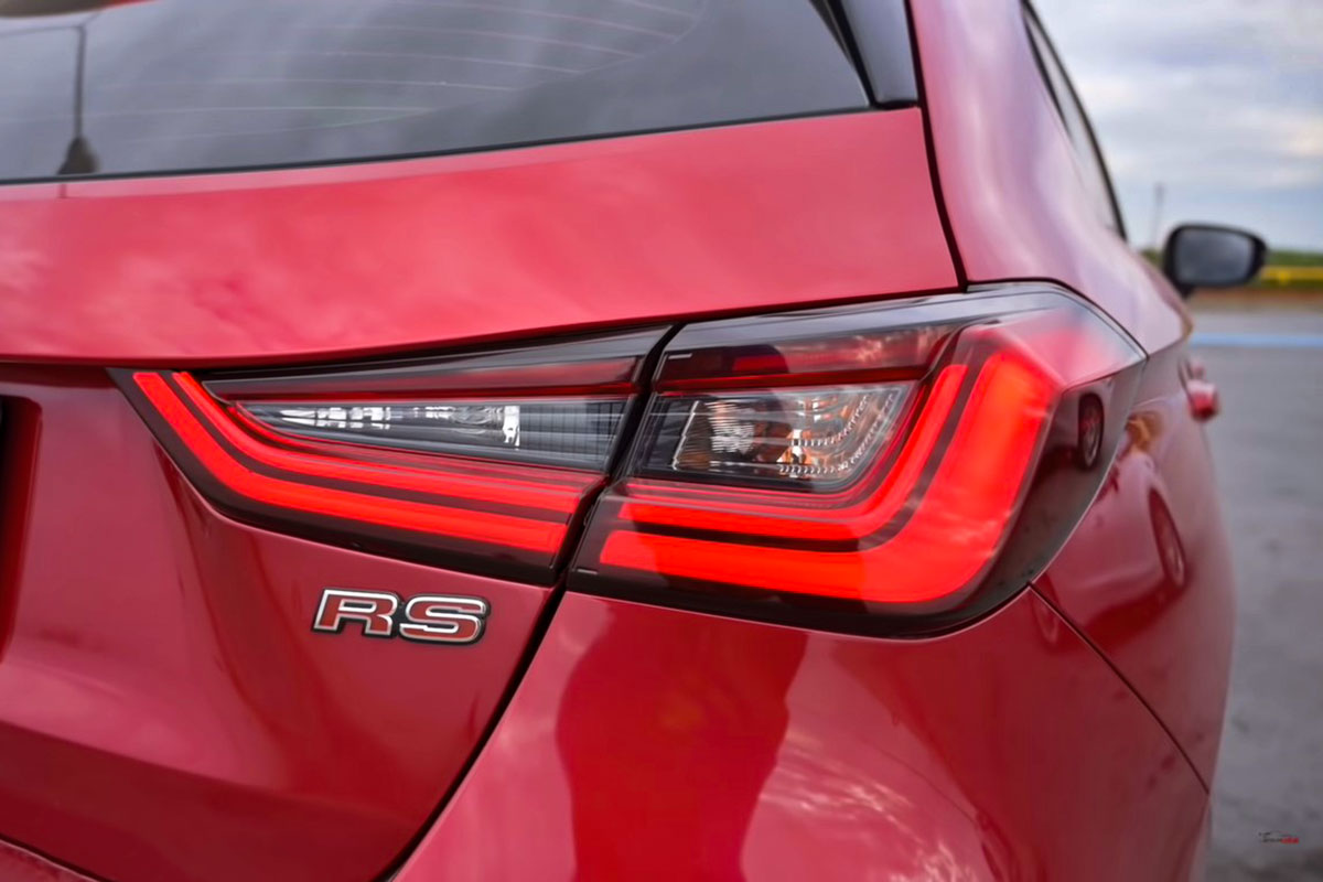 Ảnh Đ&egrave;n hậu xe Honda City Hatchback 2021