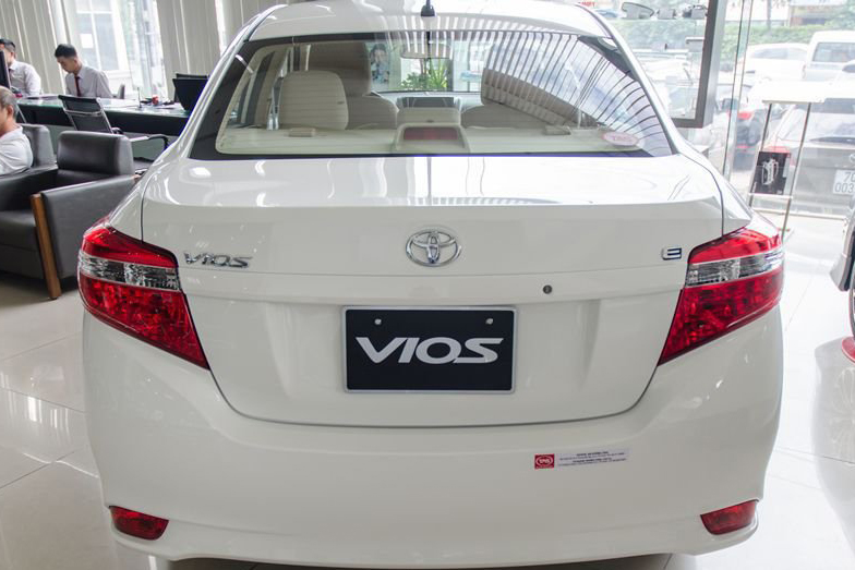 Chỉ với 350 triệu đồng, người mua đ&atilde; c&oacute; cơ hội sở hữu một chiếc xe sedan hạng B rộng r&atilde;i 1