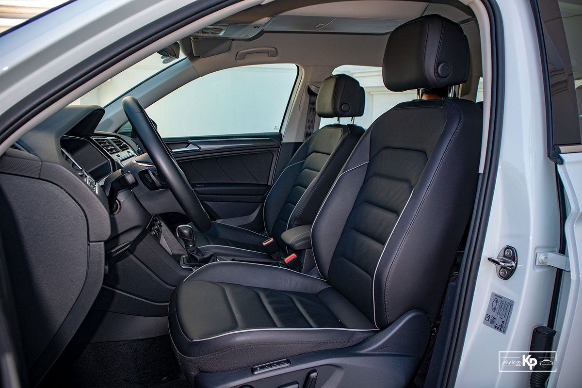 Đánh giá xe Volkswagen Tiguan 2021: Ghế lái Ảnh Ghế lái xe Volkswagen Tiguan 2021