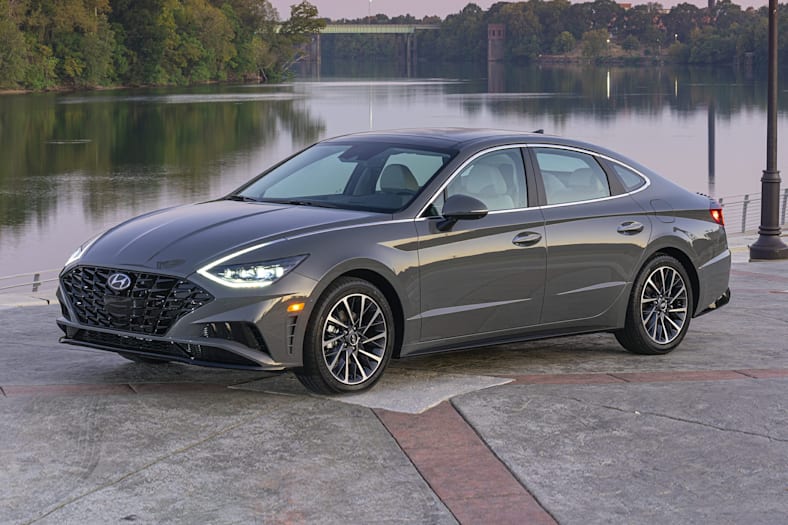 Hyundai Sonata N-Line Night Edition 2022 "full đen" si&ecirc;u ngầu ch&agrave;o gi&aacute; từ 823 triệu đồng.