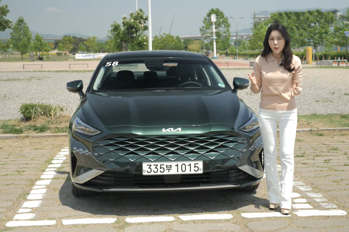 "Mục sở thị" Kia K8 2021 ngo&agrave;i đời thực: Đẹp kh&ocirc;ng g&oacute;c chết, đối thủ lớn của Mercedes-Benz E-Class a2