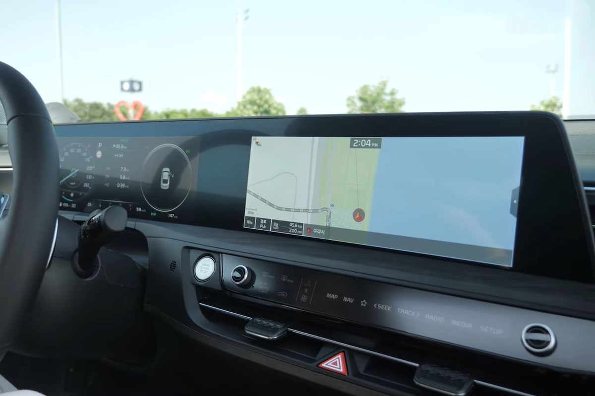 "Mục sở thị" Kia K8 2021 ngo&agrave;i đời thực: Đẹp kh&ocirc;ng g&oacute;c chết, đối thủ lớn của Mercedes-Benz E-Class a10