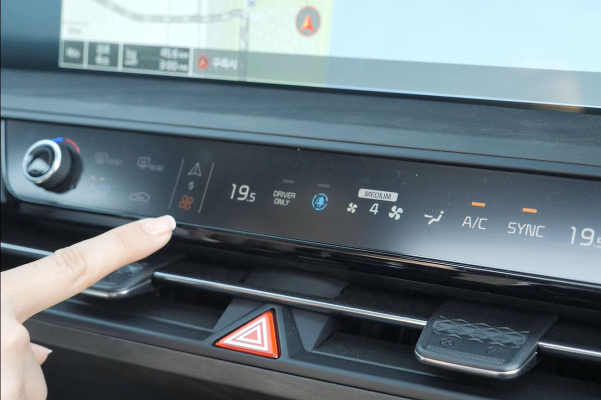 "Mục sở thị" Kia K8 2021 ngo&agrave;i đời thực: Đẹp kh&ocirc;ng g&oacute;c chết, đối thủ lớn của Mercedes-Benz E-Class a15