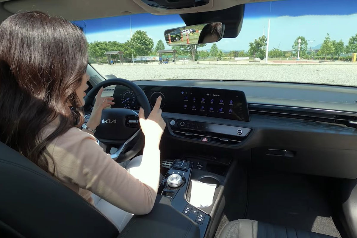 "Mục sở thị" Kia K8 2021 ngo&agrave;i đời thực: Đẹp kh&ocirc;ng g&oacute;c chết, đối thủ lớn của Mercedes-Benz E-Class a9