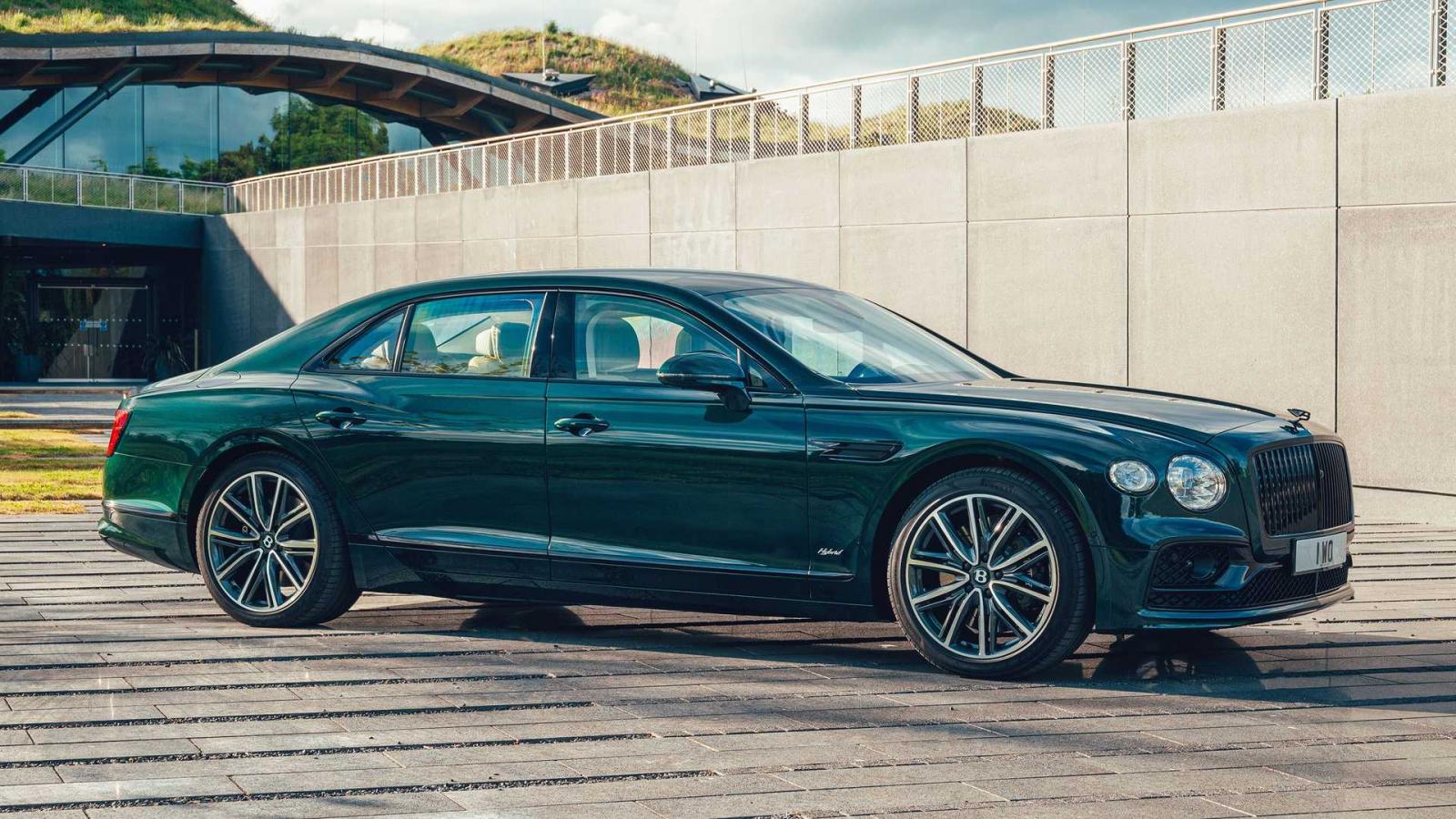 Bentley Flying Spur Hybrid 2022 nhanh nhẹn bất ngờ Bentley Flying Spur Hybrid 2022 nhanh nhẹn bất ngờ.
