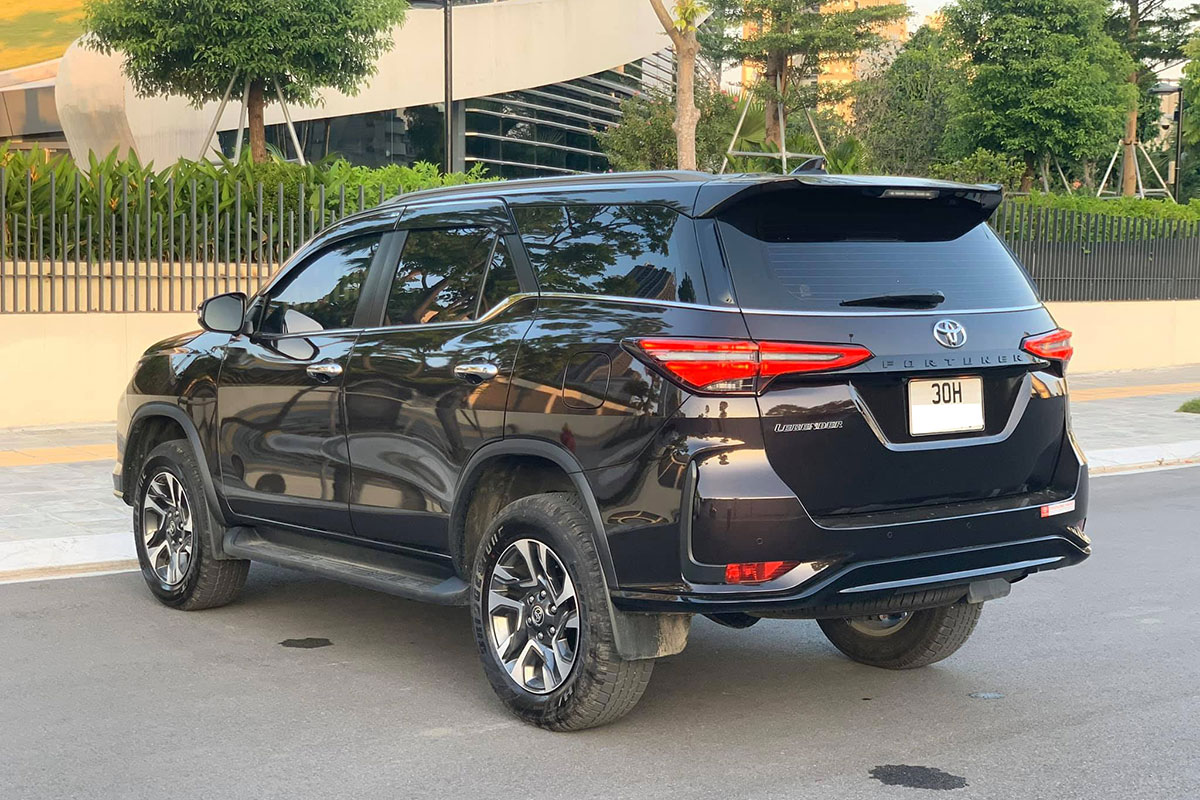 Toyota Fortuner Legender chạy siêu lướt hơn 1.000km lên sàn xe cũ 3 Toyota Fortuner Legender chạy siêu lướt hơn 1.000km lên sàn xe cũ a3