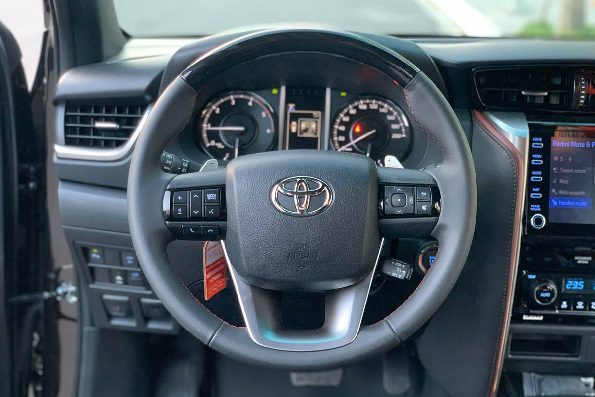Toyota Fortuner Legender chạy siêu lướt hơn 1.000km lên sàn xe cũ 5 Toyota Fortuner Legender chạy siêu lướt hơn 1.000km lên sàn xe cũ a5