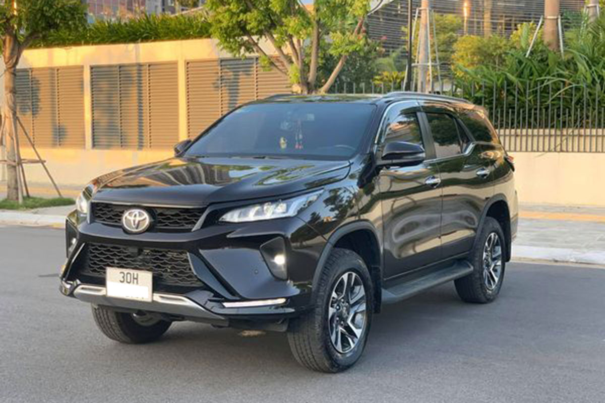 Toyota Fortuner Legender chạy siêu lướt hơn 1.000km lên sàn xe cũ 2 Toyota Fortuner Legender chạy siêu lướt hơn 1.000km lên sàn xe cũ a2