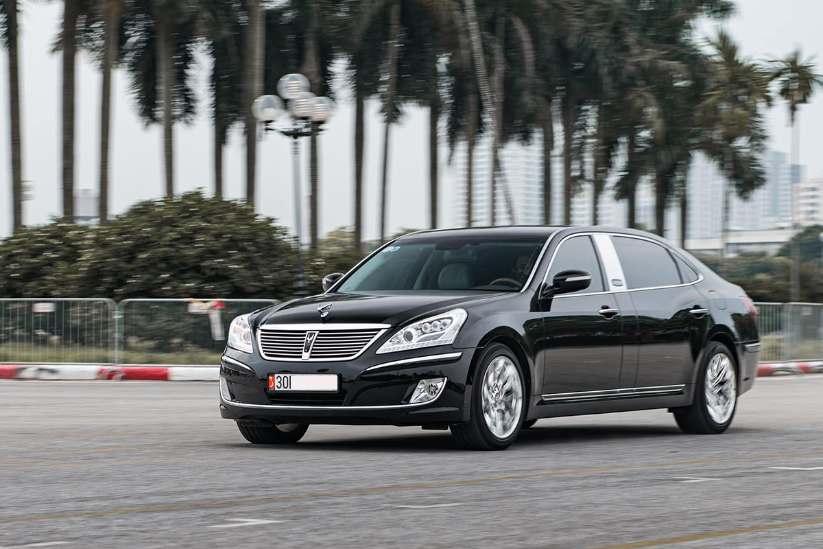 Hyundai Equus Limousine.