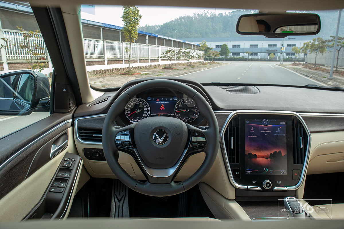 Ưu nhược điểm xe VinFast Lux SA2.0 2021 a7
