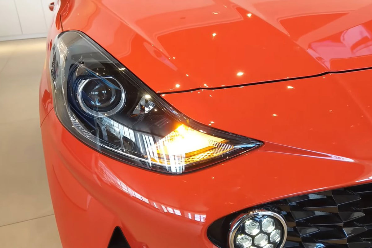 Trải nghiệm thực tế Hyundai Grand i10 2021 tại đại lý: Nhiều thay đổi để tìm lại vị thế dẫn đầu 2 Trải nghiệm thực tế Hyundai Grand i10 2021 tại đại lý: Nhiều thay đổi để tìm lại vị thế dẫn đầu a2