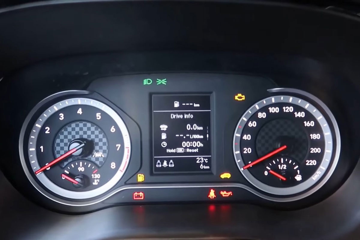 Trải nghiệm thực tế Hyundai Grand i10 2021 tại đại lý: Nhiều thay đổi để tìm lại vị thế dẫn đầu 8 Trải nghiệm thực tế Hyundai Grand i10 2021 tại đại lý: Nhiều thay đổi để tìm lại vị thế dẫn đầu a8