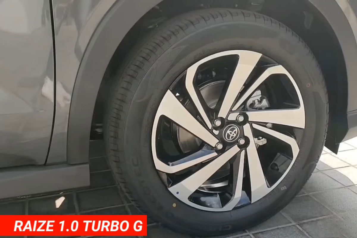"B&oacute;c t&aacute;ch" hai bản Toyota Raize 2021, c&oacute; đủ hấp dẫn đấu Kia Sonet? a4