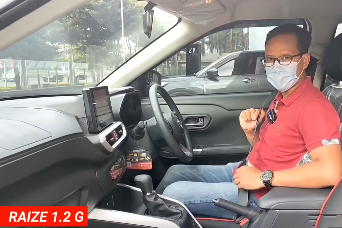 "B&oacute;c t&aacute;ch" hai bản Toyota Raize 2021, c&oacute; đủ hấp dẫn đấu Kia Sonet? a15