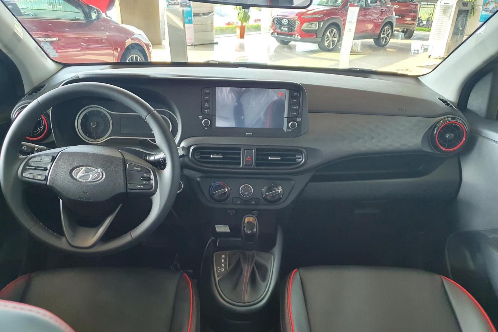 Khoang nội thất bên trong xe Hyundai Grand i10 2021 cũng có sự thay đổi. 1