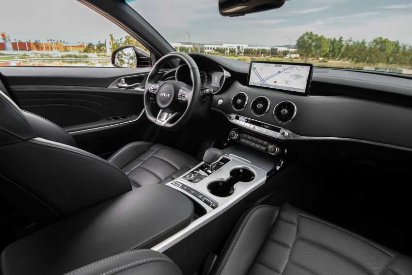 Kia Stinger bị "khai tử" do ảnh hưởng ti&ecirc;u cực từ doanh số, dịch bệnh v&agrave; thiếu hụt chip điện tử.
