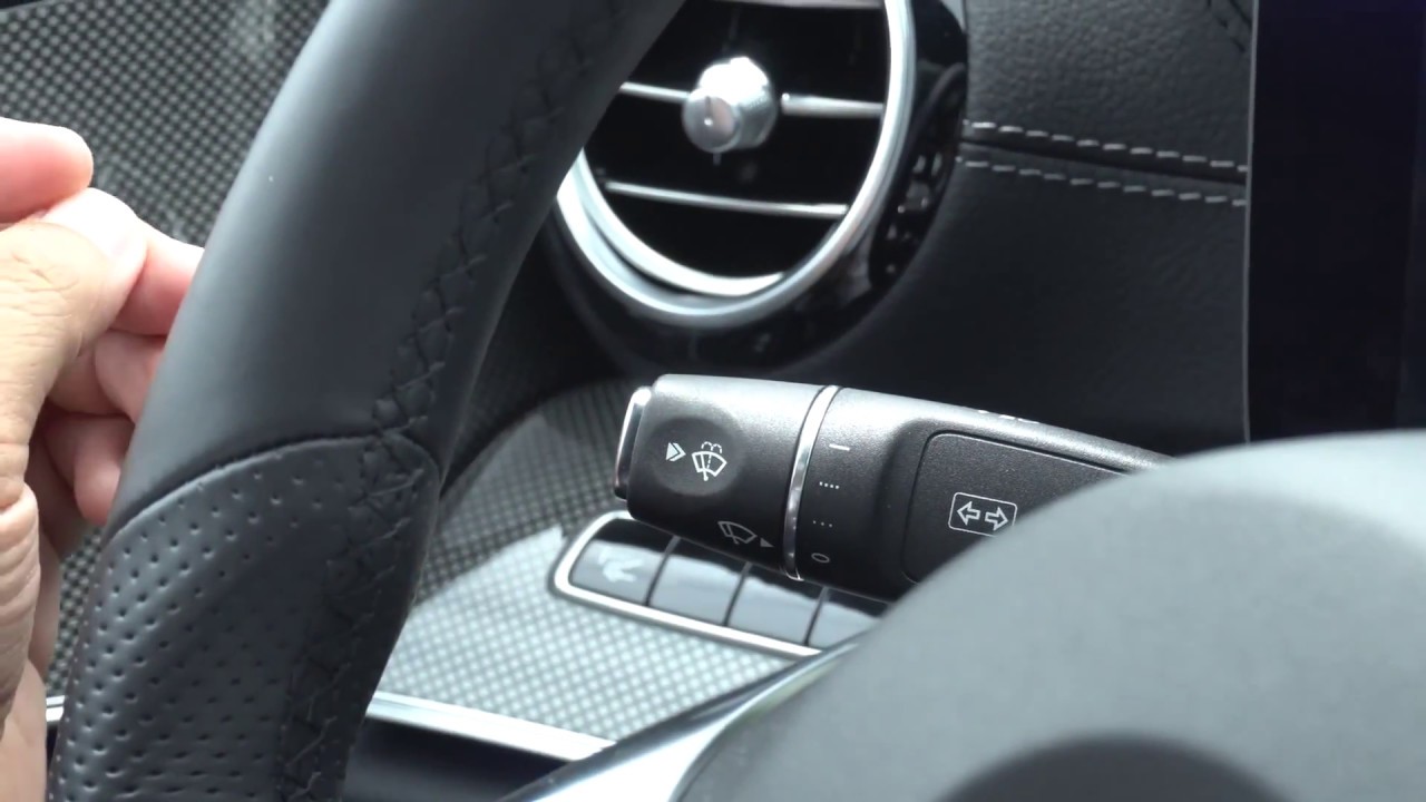 Gạt mưa tr&ecirc;n Mercedes-Benz.