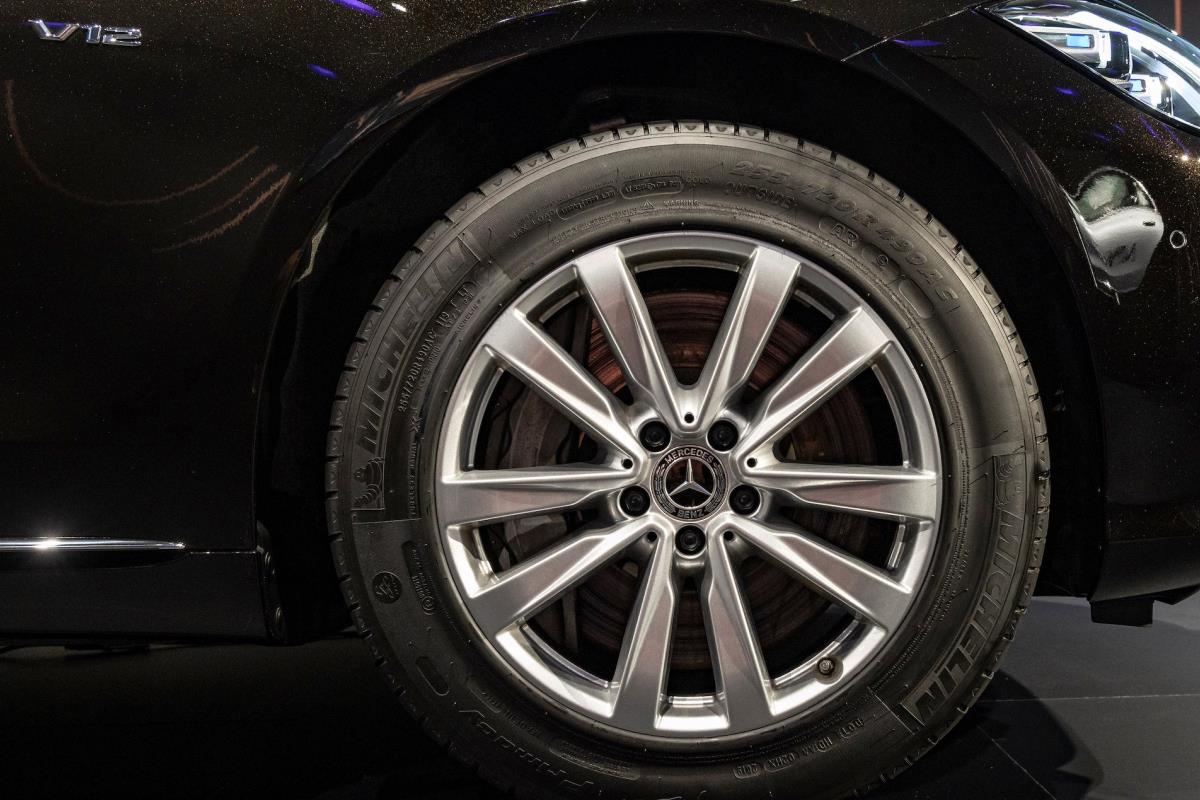 Mercedes S680 Guard lốp xe