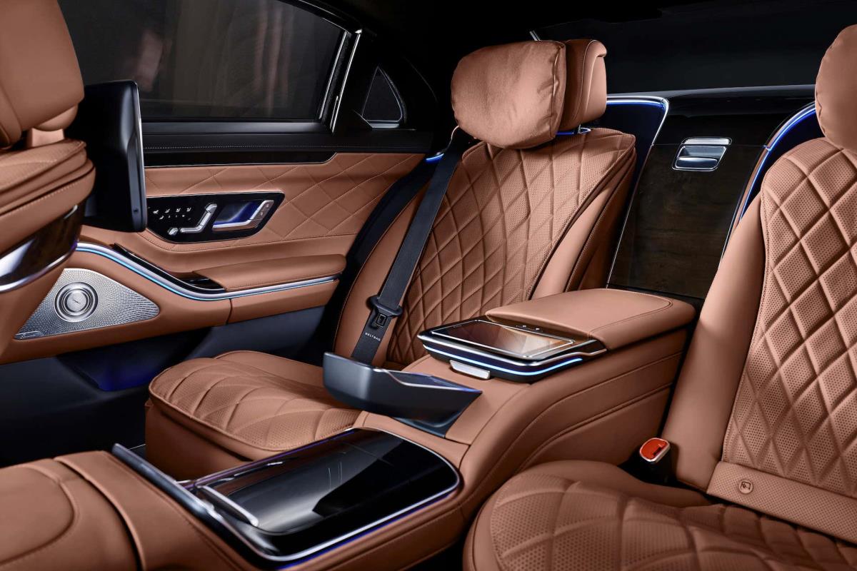 Mercedes S-Class bọc th&eacute;p nội thất