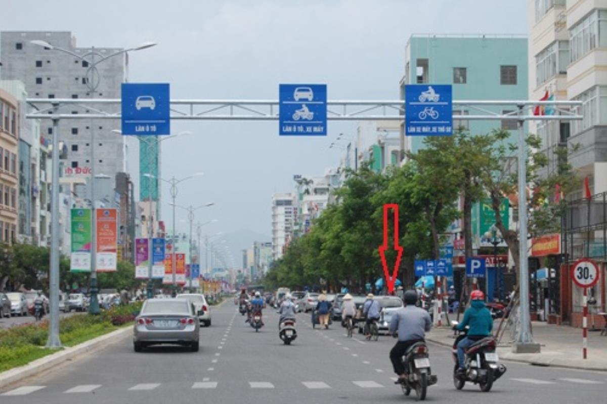 đi sai làn đường