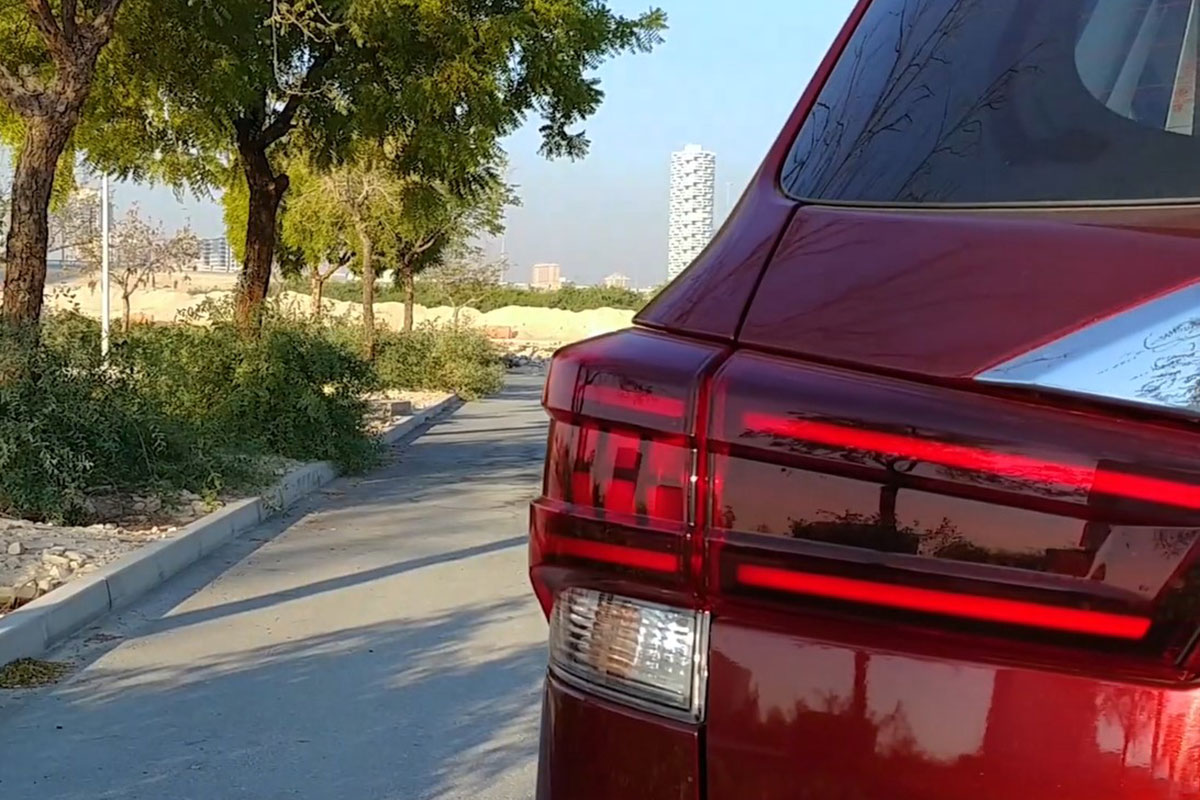 Đánh giá xe Nissan Terra 2021: Đèn hậu Ảnh Đèn hậu xe Nissan Terra 2021