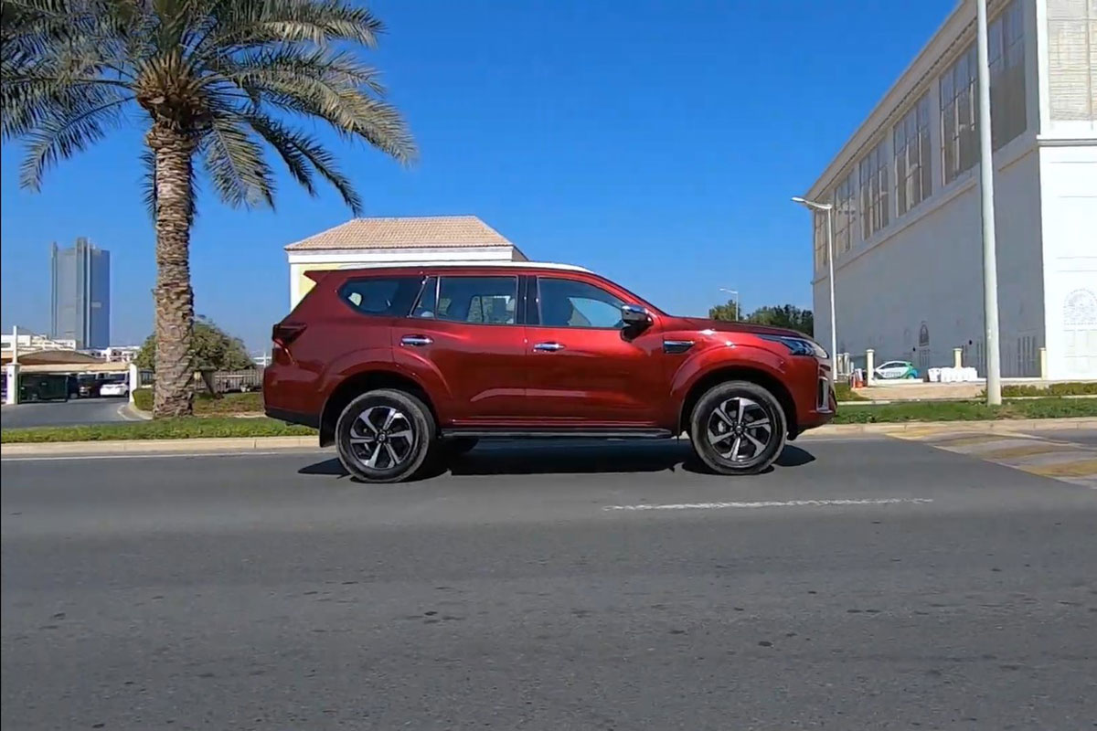 Đánh giá xe Nissan Terra 2021: Thân xe Ảnh Thân xe Nissan Terra 2021